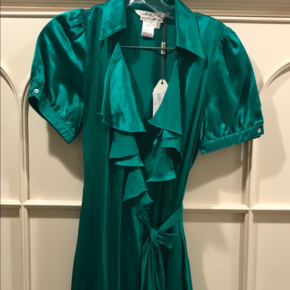NWT Max Studio 100% Silk Green Wrap Dress
